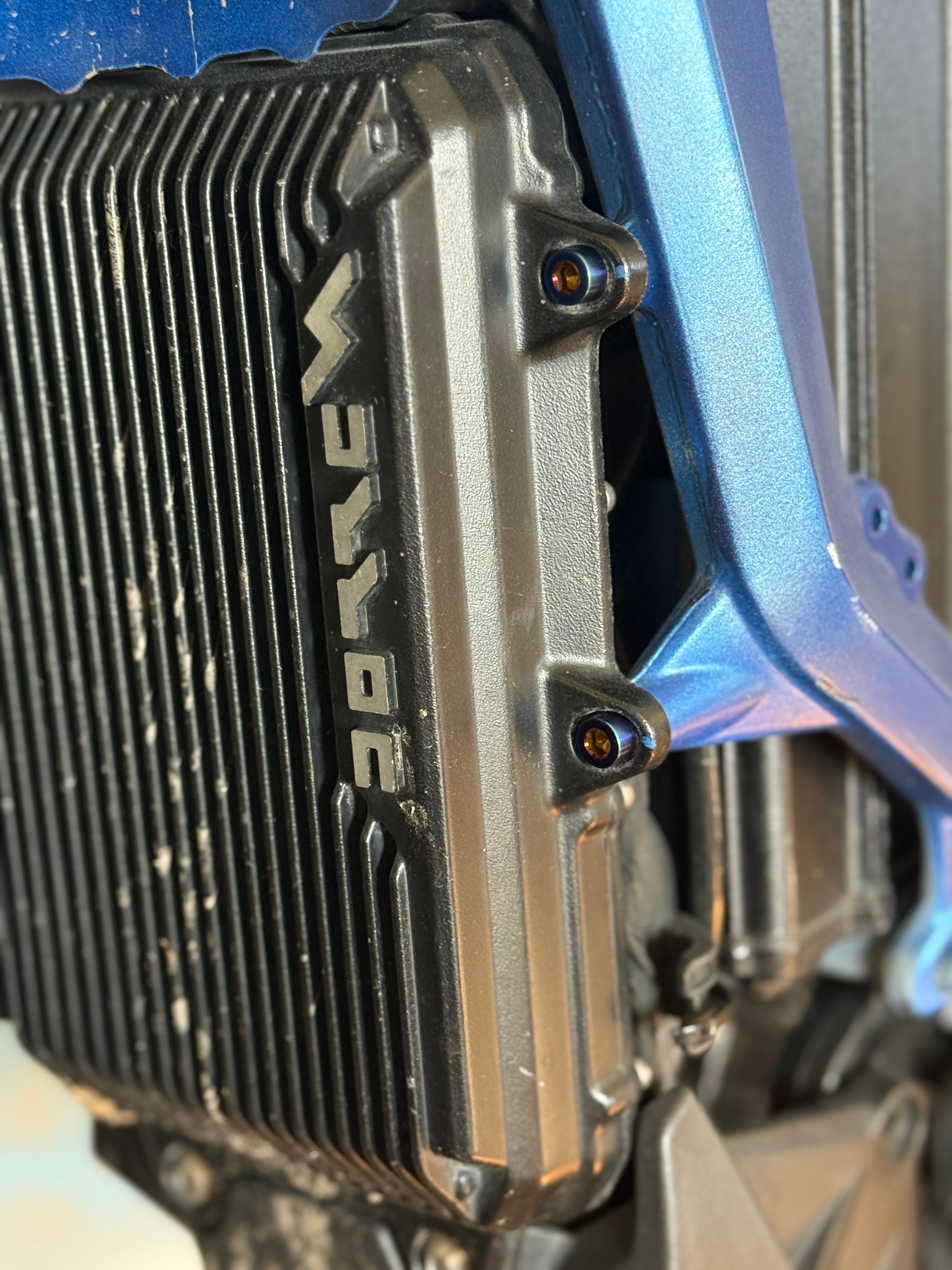 Ultra Bee Controller Bolts