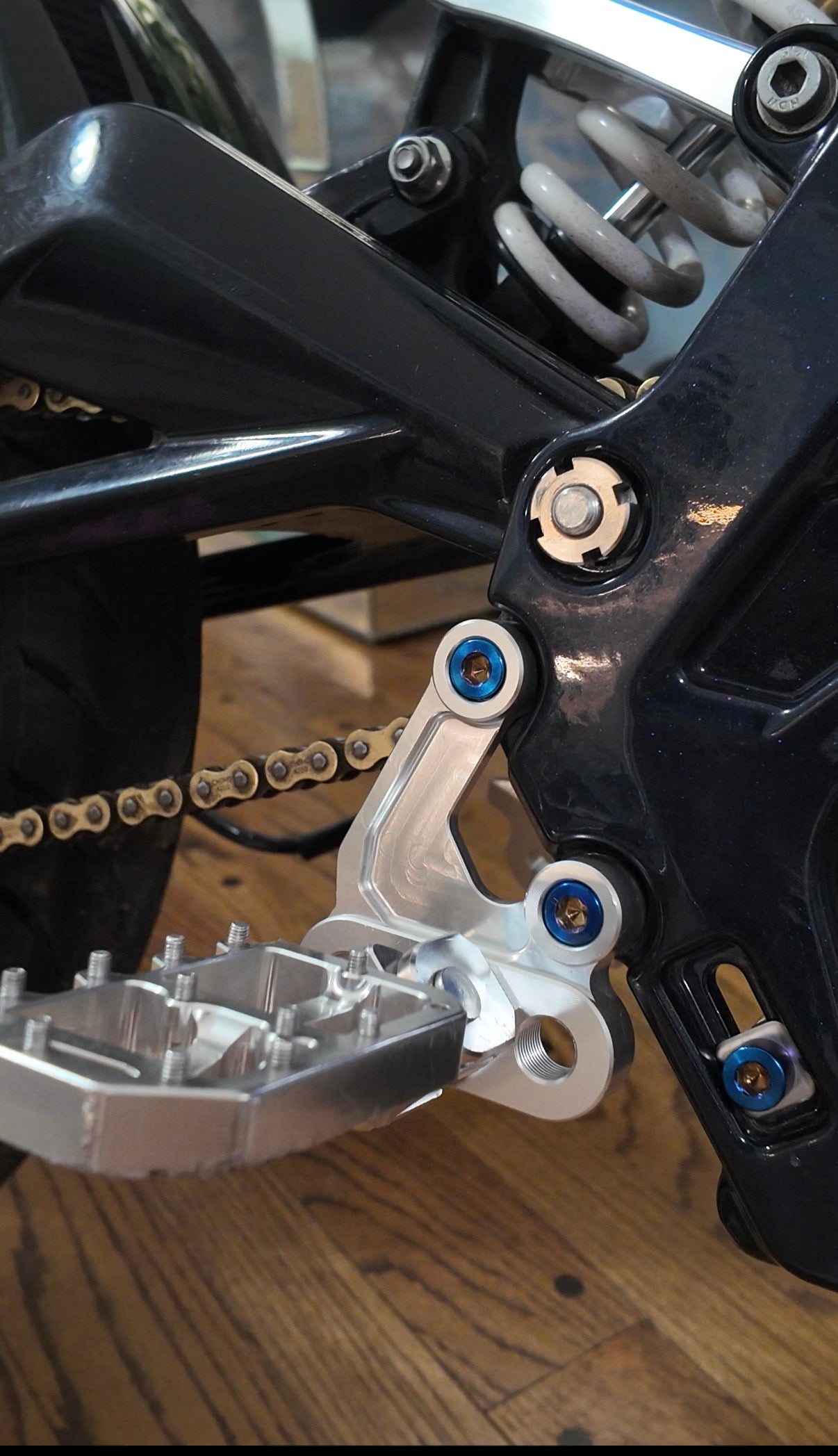 All Emoto Peg Bracket Bolts